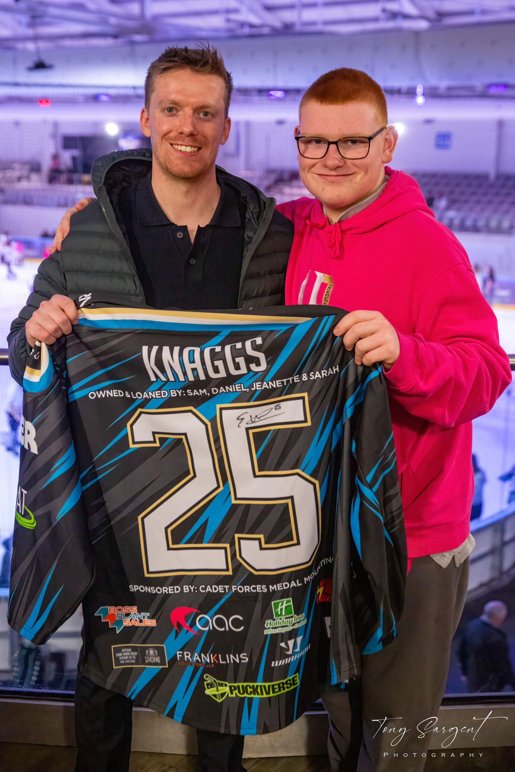 25 – Knaggs
